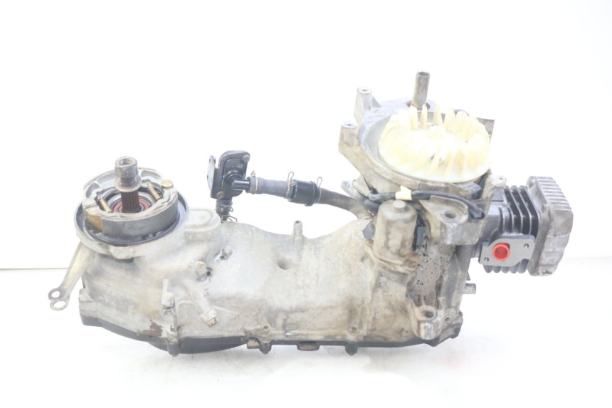 photo de ENGINE PGO BIG MAX 50 (2001 - 2009) - Surface and material condition