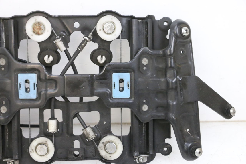 photo de SCREEN ENGINE SUZUKI BURGMAN 650 (2013 - 2020) - Component zoom