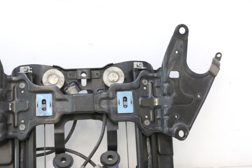 photo de SCREEN ENGINE SUZUKI BURGMAN EXECUTIVE ABS 650 (2006 - 2012) - High-resolution close-up