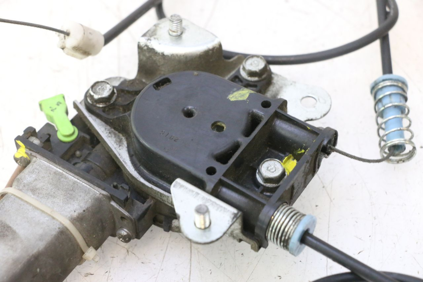 photo de SCREEN ENGINE SUZUKI BURGMAN EXECUTIVE ABS 650 (2006 - 2012) - Technical close-up