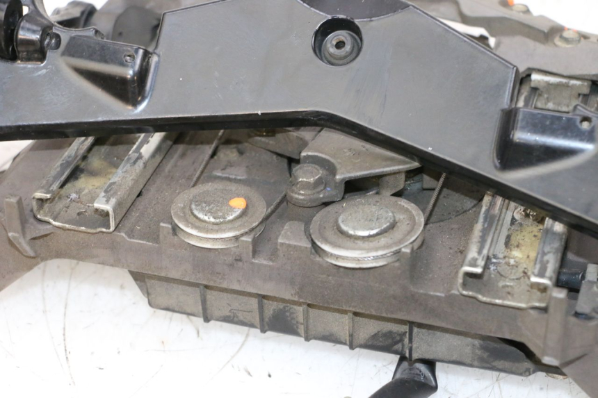 photo de ENGINE BUBBLE YAMAHA FJR ABS 1300 (2006 - 2012) - Markings and original references