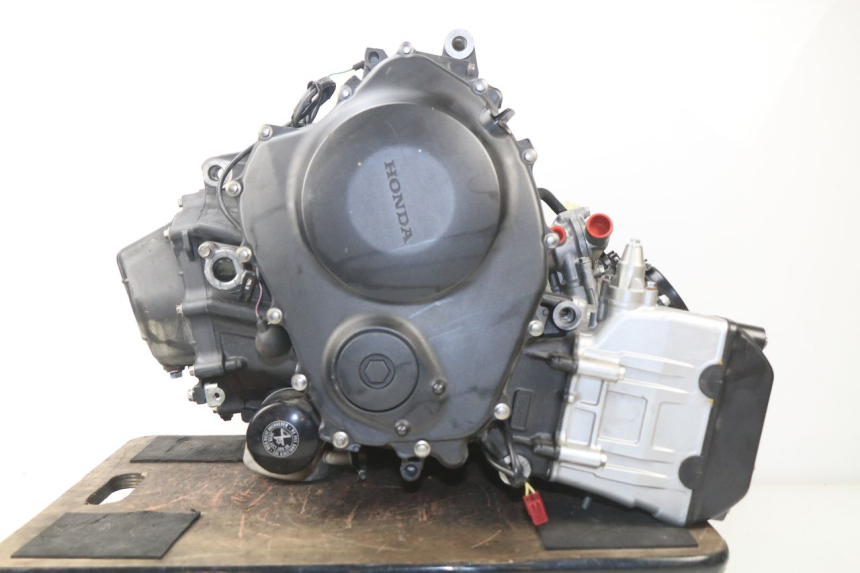 photo de ENGINE HONDA CBR RR FIREBLADE 1000 (2006 - 2007) - Main view