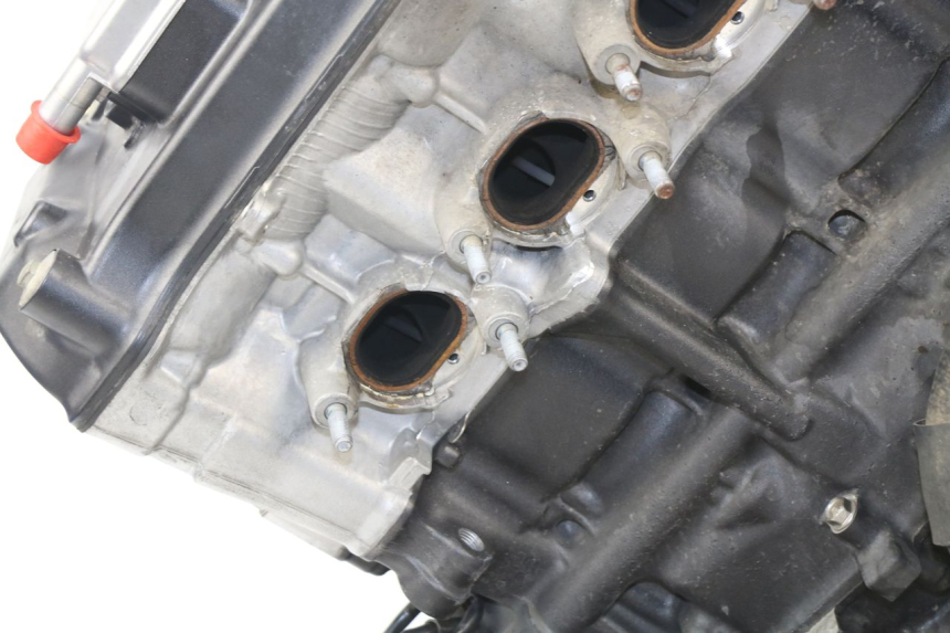 photo de ENGINE HONDA CBR RR FIREBLADE 1000 (2006 - 2007) - Alternative angle