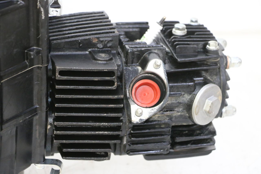 photo de ENGINE LONCIN DIRT BIKE 125 - Fixing points details