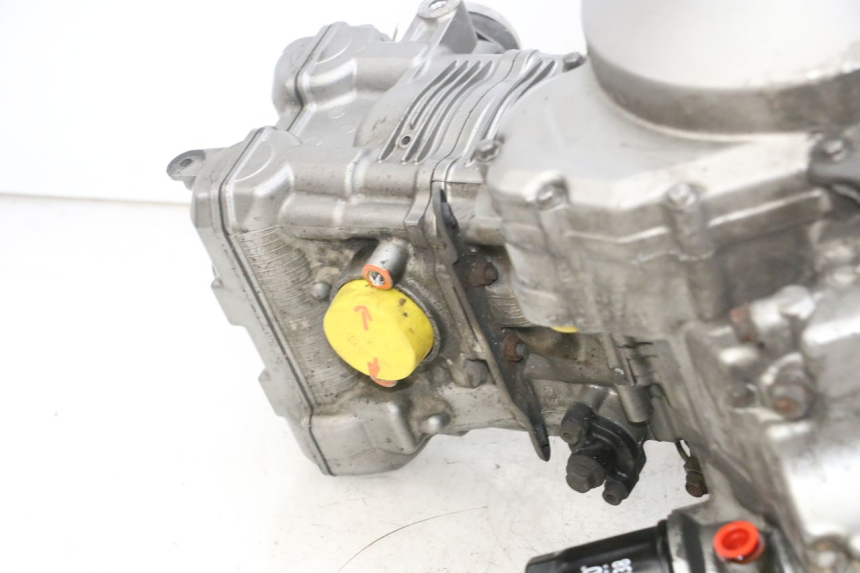 photo de ENGINE SUZUKI DL V STROM 1000 (2002 - 2007) - Alternative perspective