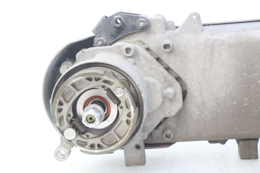 photo de ENGINE PEUGEOT E-VIVACITY 1 (2012 - 2018) - Surface and material condition