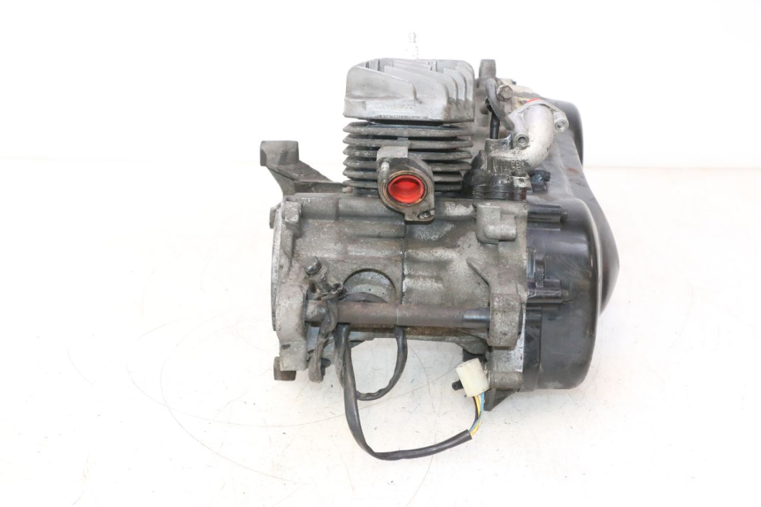 photo de ENGINE PEUGEOT ELYSTAR 50 (2002 - 2014) - Detailed visual inspection