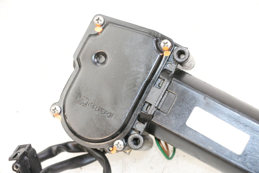 photo de WINDSCREEN WIPER MOTOR BMW C1 125 (2000 - 2003) - Zoom on usage condition