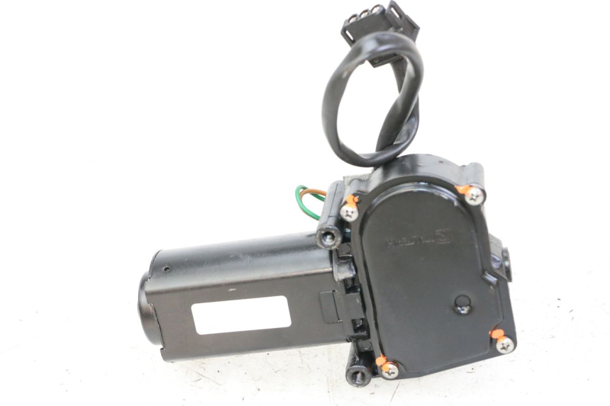 photo de WINDSCREEN WIPER MOTOR BMW C1 125 (2000 - 2003) - Alternative perspective