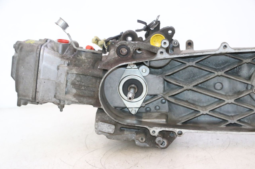 photo de ENGINE HONDA FES PANTHEON 125 (2003 - 2007) - Detailed visual inspection