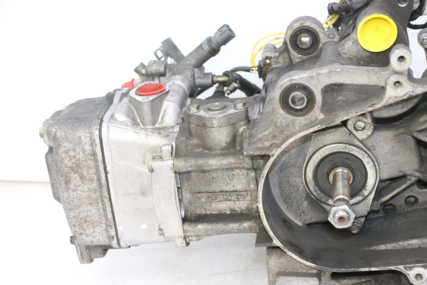 photo de ENGINE HONDA FES S-WING SWING ABS 125 (2007 - 2015) - Alternative perspective