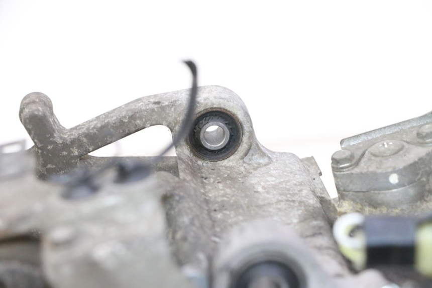 photo de ENGINE HONDA FES S-WING SWING ABS 125 (2007 - 2015) - Surface and material condition