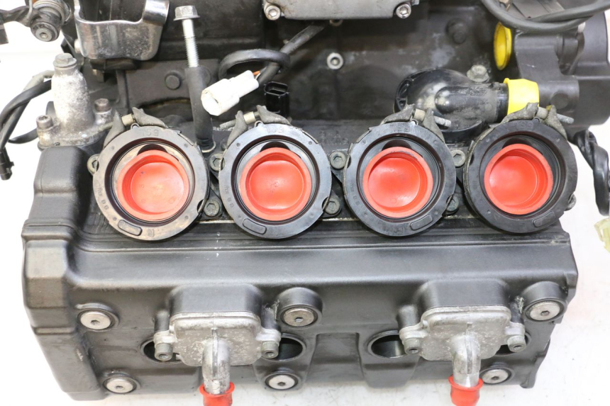 photo de ENGINE YAMAHA FZ6 FAZER S2 600 (2007 - 2011) - Alternative perspective