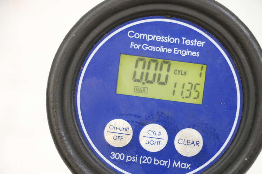 photo de ENGINE KAWASAKI GPZ RX 1000 (1986 - 1988) - Surface and material condition