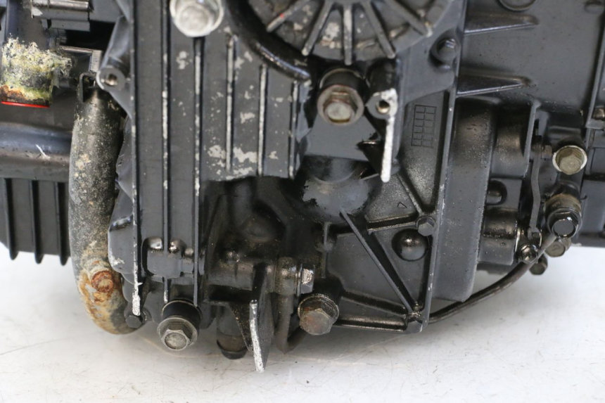 photo de ENGINE KAWASAKI GPZ RX 1000 (1986 - 1988) - Alternative perspective