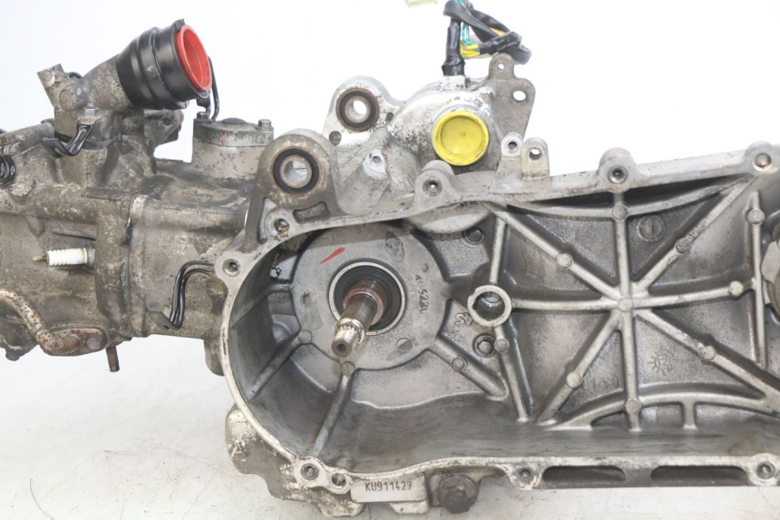 photo de ENGINE SYM GTS EFI 125 (2012 - 2016) - Surface and material condition