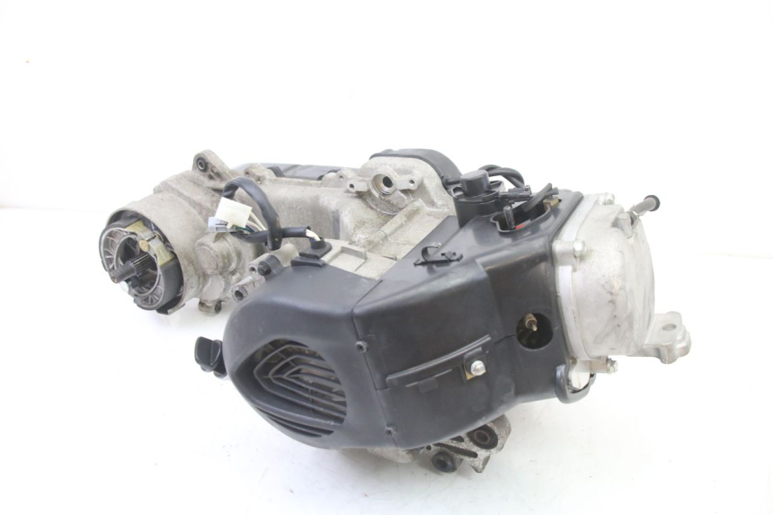 photo de ENGINE PEUGEOT KISBEE 4T 50 (2018 - 2022) - Alternative perspective