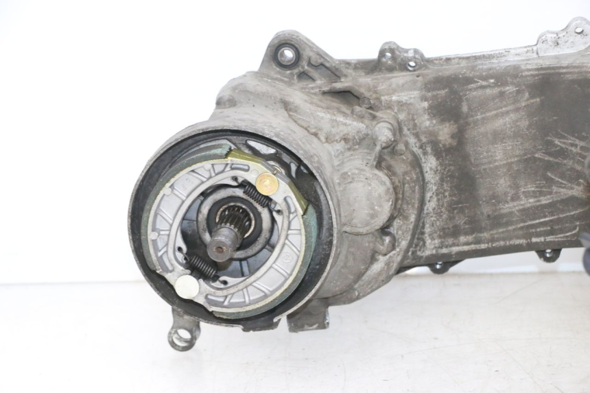 photo de ENGINE PEUGEOT KISBEE 4T 50 (2018 - 2022) - Alternative perspective