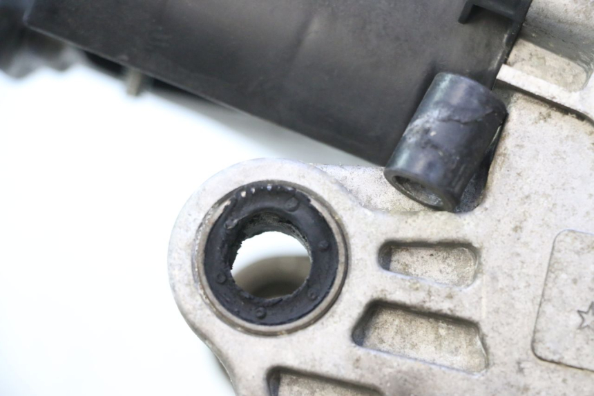 photo de ENGINE PEUGEOT KISBEE 4T 50 (2023 - 2026) - Fixing points details