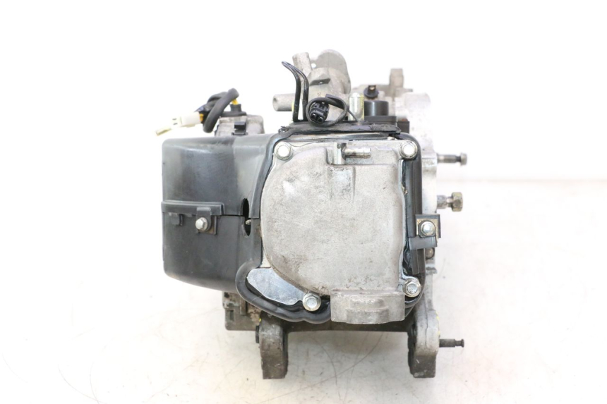 photo de ENGINE PEUGEOT KISBEE 4T 50 (2018 - 2022) - Additional view of the item
