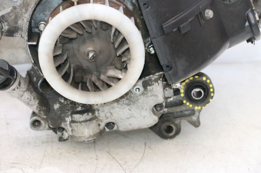 photo de ENGINE PEUGEOT KISBEE 4T 50 (2018 - 2022) - Surface and material condition