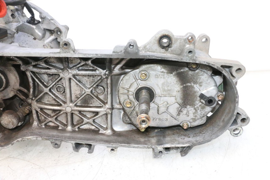 photo de ENGINE PEUGEOT LUDIX PRO 2T 50 (2010 - 2017) - High-resolution close-up