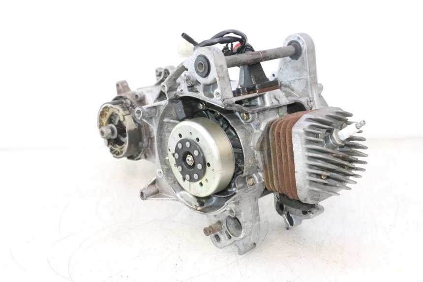 photo de ENGINE PEUGEOT LUDIX PRO 2T 50 (2010 - 2017) - Spare part profile view