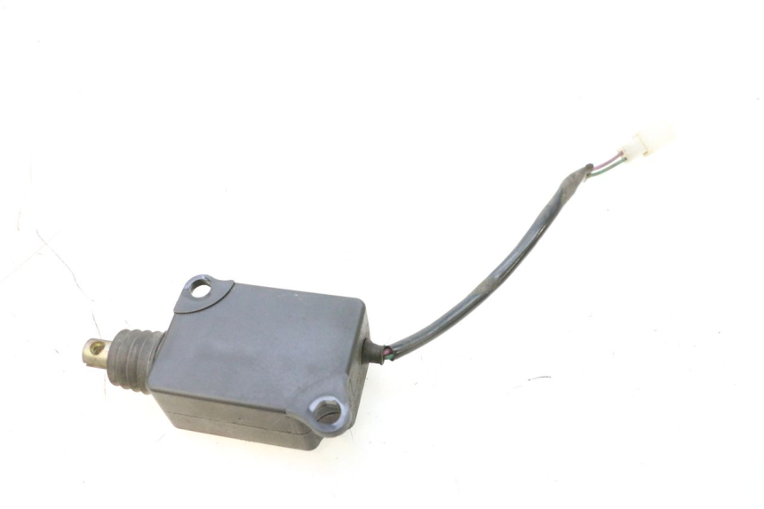 photo de SEAT LOCK ENGINE SYM GTS EVO 125 (2009 - 2013) - Alternative perspective