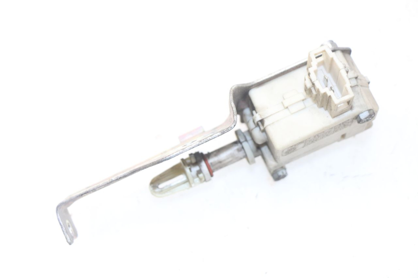 photo de TRUNK OPENING MOTOR PIAGGIO LIBERTY IGET 4T 50 (2015 - 2020) - Alternative perspective