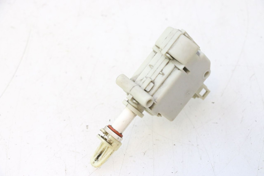 photo de TRUNK OPENING MOTOR PIAGGIO LIBERTY IGET 4T 50 (2015 - 2020) - Technical close-up