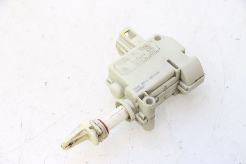 photo de TRUNK OPENING MOTOR PIAGGIO LIBERTY IGET 4T 50 (2015 - 2020) - Fixing points details