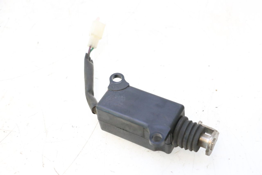 photo de SEAT LOCK ENGINE SYM MIO 50 (2005 - 2010) - Technical close-up