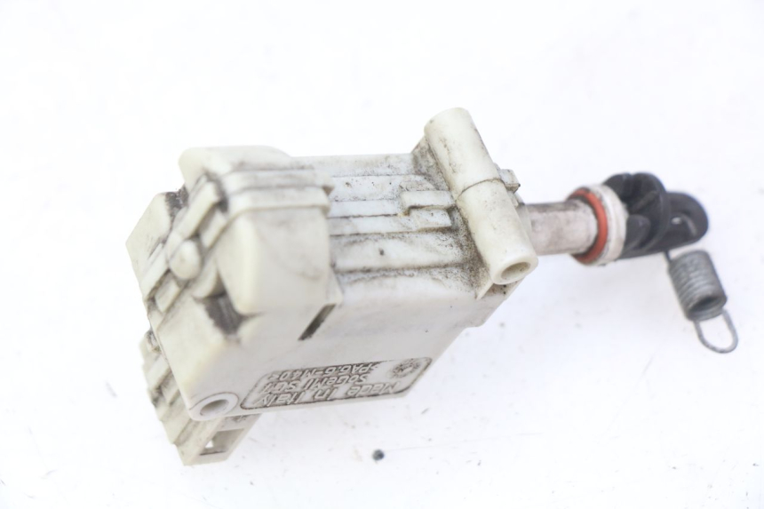 photo de TRUNK OPENING MOTOR PIAGGIO MP3 LT 300 (2010 - 2016) - Component detail