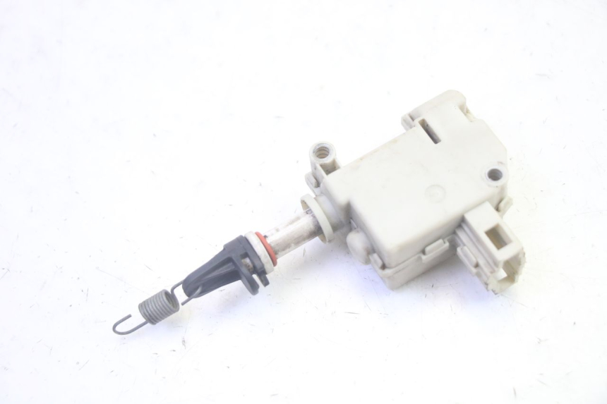 photo de SEAT LOCK ENGINE PIAGGIO MP3 RL 250 (2006 - 2010) - Alternative perspective