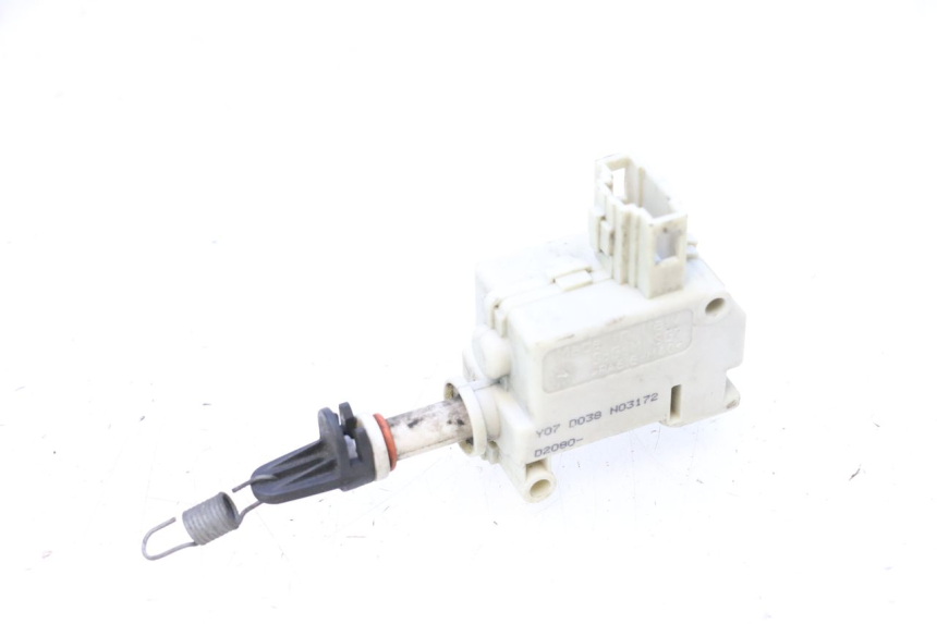 photo de TRUNK OPENING MOTOR PIAGGIO MP3 125 (2006 - 2014) - Component detail
