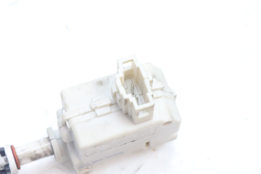photo de SEAT LOCK ENGINE PIAGGIO MP3 500 (2016 - 2018) - Zoom on usage condition