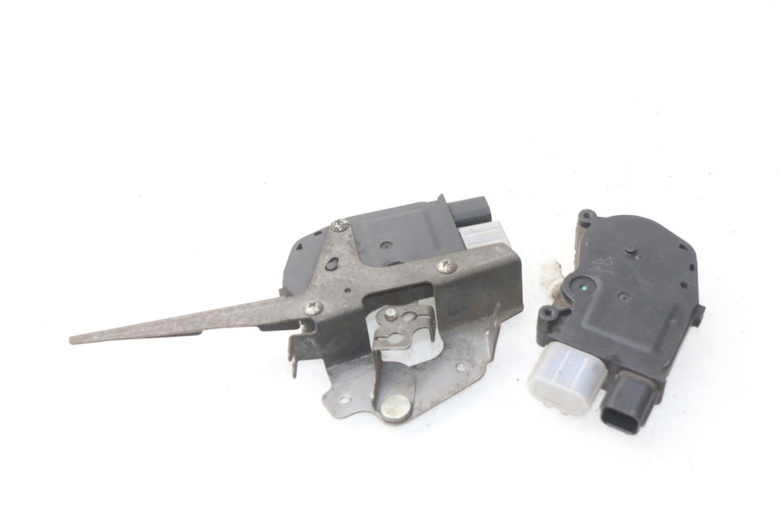 photo de SEAT LOCK ENGINE HONDA NSS EX FORZA 250 (2005 - 2013) - Zoom on usage condition