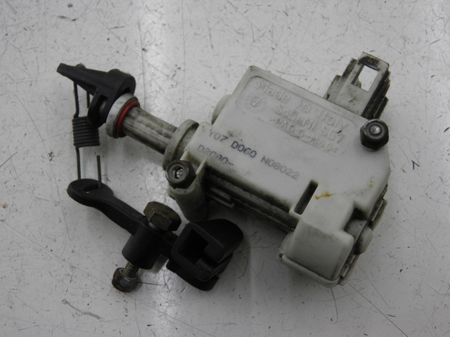 photo de SEAT LOCK ENGINE PIAGGIO X8 STREET 125 (2006 - 2007) - Component detail