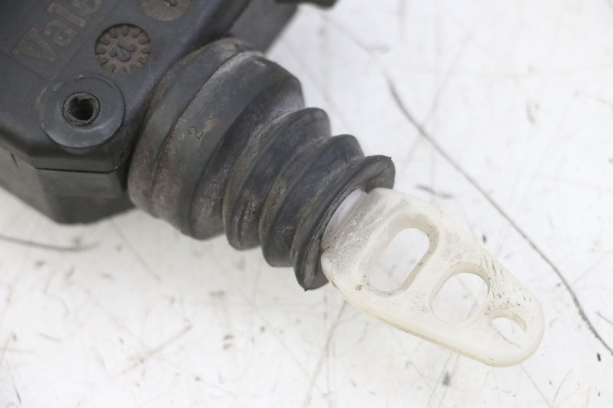 photo de SEAT LOCK ENGINE PEUGEOT SATELIS 125 (2013 - 2018) - Zoom on usage condition