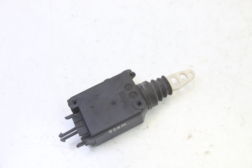 photo de SEAT LOCK ENGINE PEUGEOT SATELIS 125 (2013 - 2018) - Zoom on usage condition