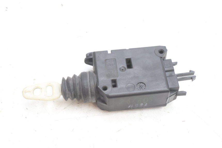 photo de TRUNK OPENING MOTOR PEUGEOT SATELIS 125 (2006 - 2009) - Main view