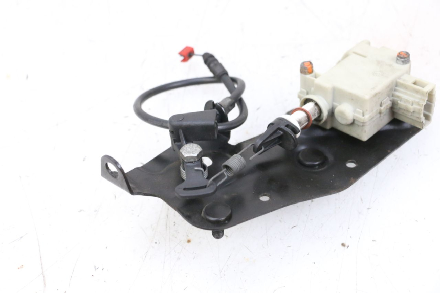 photo de SEAT LOCK ENGINE PIAGGIO VESPA GTS SUPER IE 125 (2009 - 2016) - Technical close-up