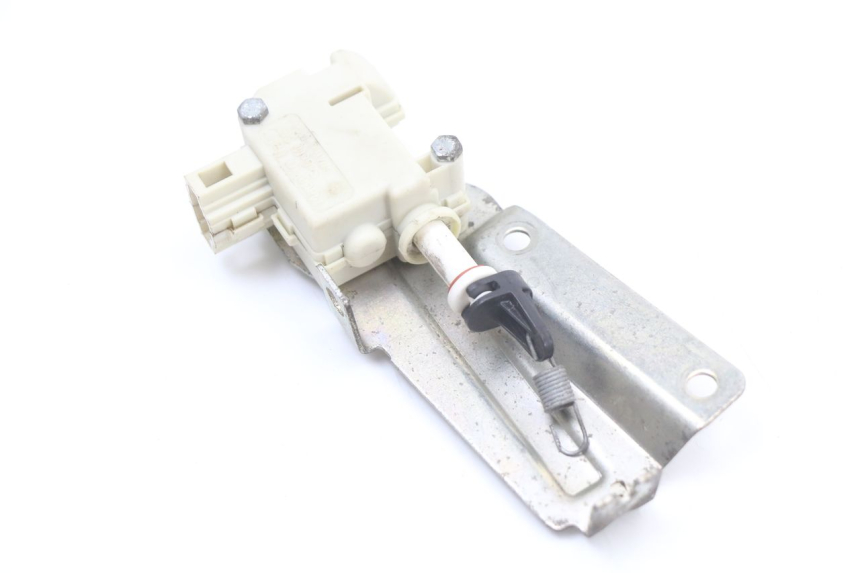 photo de TRUNK OPENING MOTOR PIAGGIO X10 125 (2012 - 2017) - Product overview