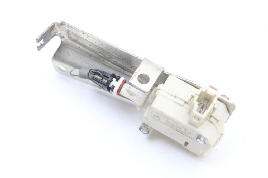 photo de TRUNK OPENING MOTOR PIAGGIO X10 125 (2012 - 2017) - Surface and material condition