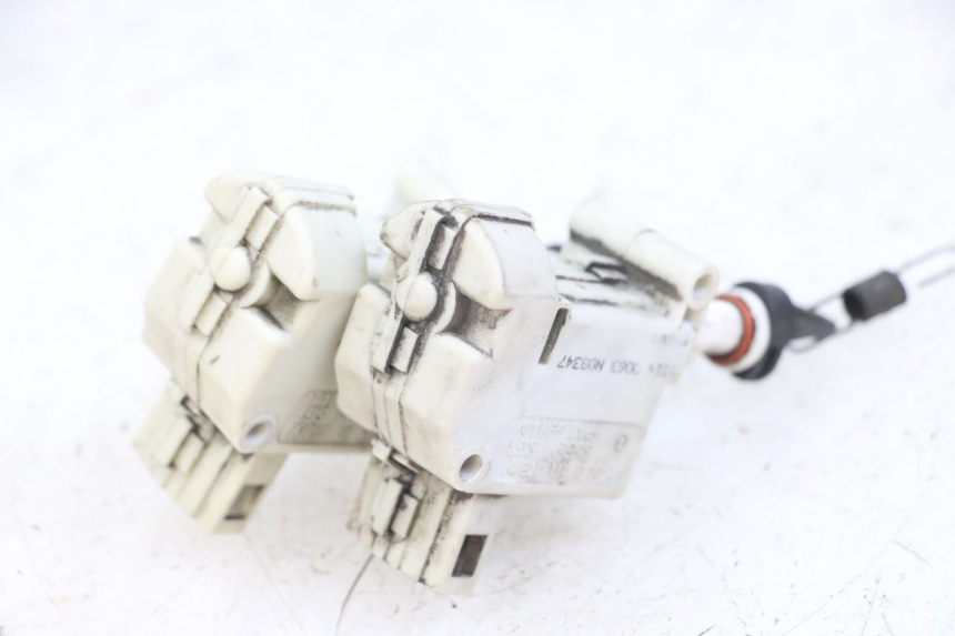 photo de TRUNK OPENING MOTOR PIAGGIO X10 125 (2012 - 2017) - Component detail