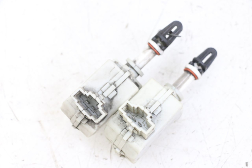 photo de TRUNK OPENING MOTOR PIAGGIO X10 125 (2012 - 2017) - Zoom on usage condition