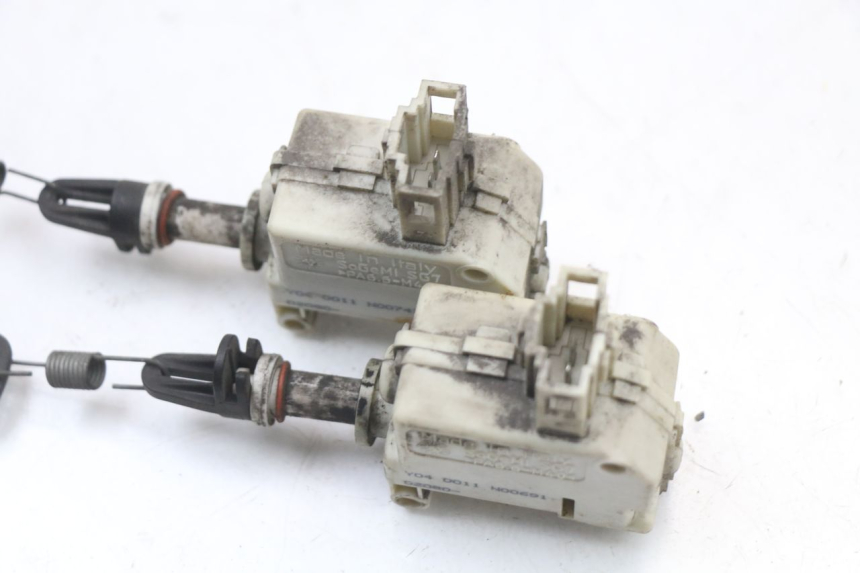 photo de SEAT LOCK ENGINE PIAGGIO X8 125 (2004 - 2007) - Alternative perspective