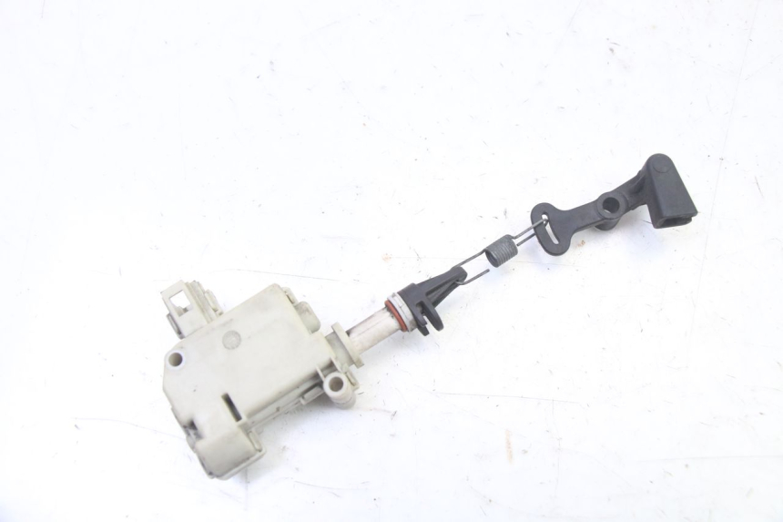 photo de TRUNK OPENING MOTOR PIAGGIO X9 EVOLUTION 125 (2003 - 2007) - Zoom on usage condition