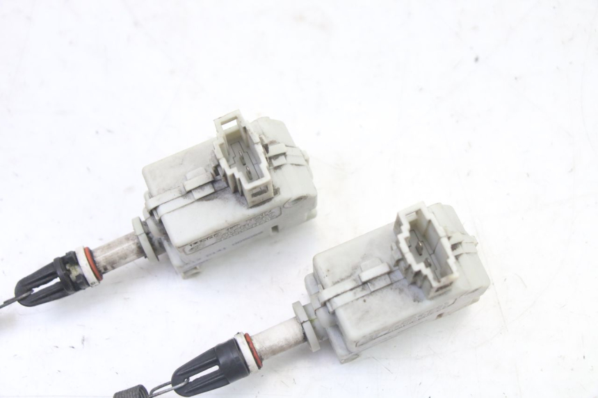 photo de SEAT LOCK ENGINE PIAGGIO XEVO - X EVO 125 (2007 - 2017) - Technical close-up