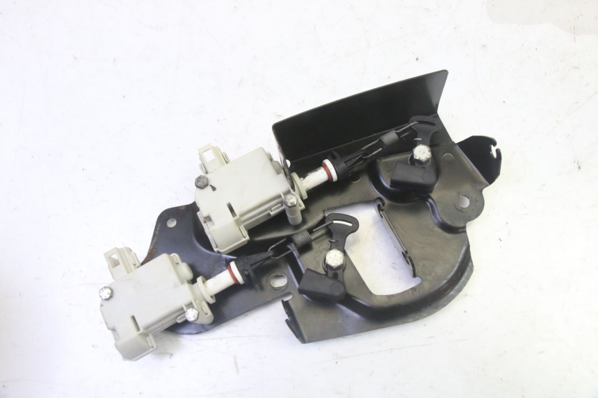 photo de SEAT LOCK ENGINE PIAGGIO XEVO - X EVO 125 (2007 - 2017) - Main view